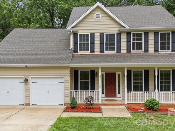 190 Meadow Glen Dr, Troutman, NC 28166