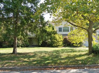 7 Schooner Rd, Northport, NY 11768