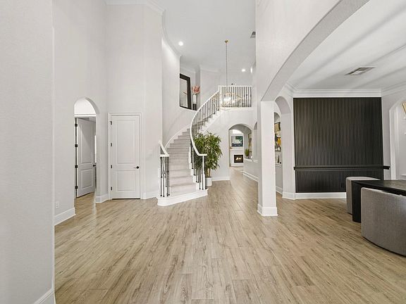 3rd image of 9606 Stonecross Bend Dr