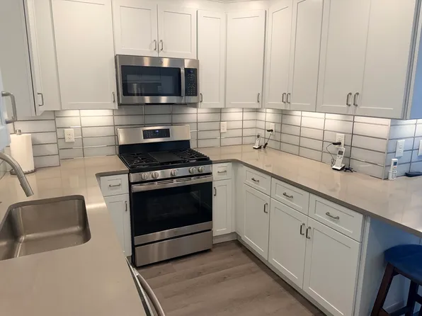 8 Burnside St #2, Salem, MA 01970