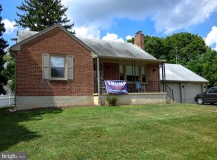 907 Druck Valley Rd, York, PA 17406