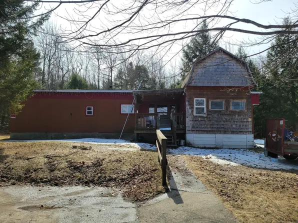 527 Hardscrabble Rd, Cadyville, NY 12918