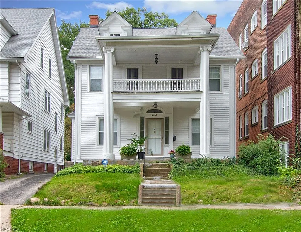 2265 Grandview Ave photo 1