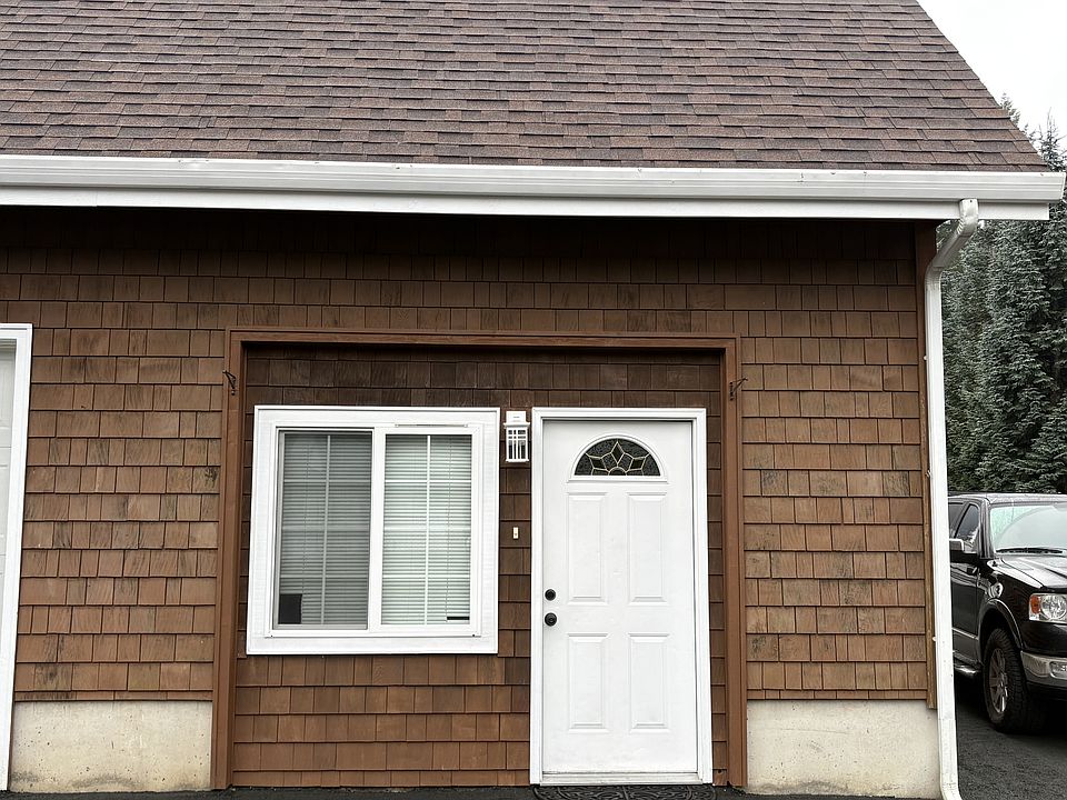 1st image of 141 E Fairfield Ct #B