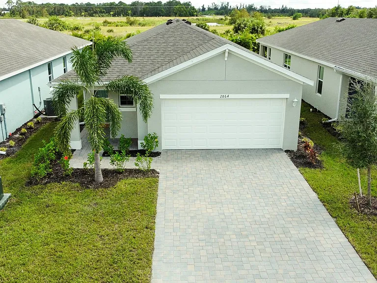 2864 Star Coral Dr — Photo 2