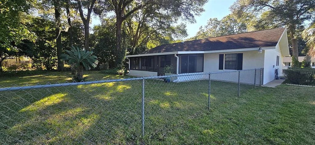 3 bed, 2.0 bath, 1490 sqft, $1,725 — Photo 2