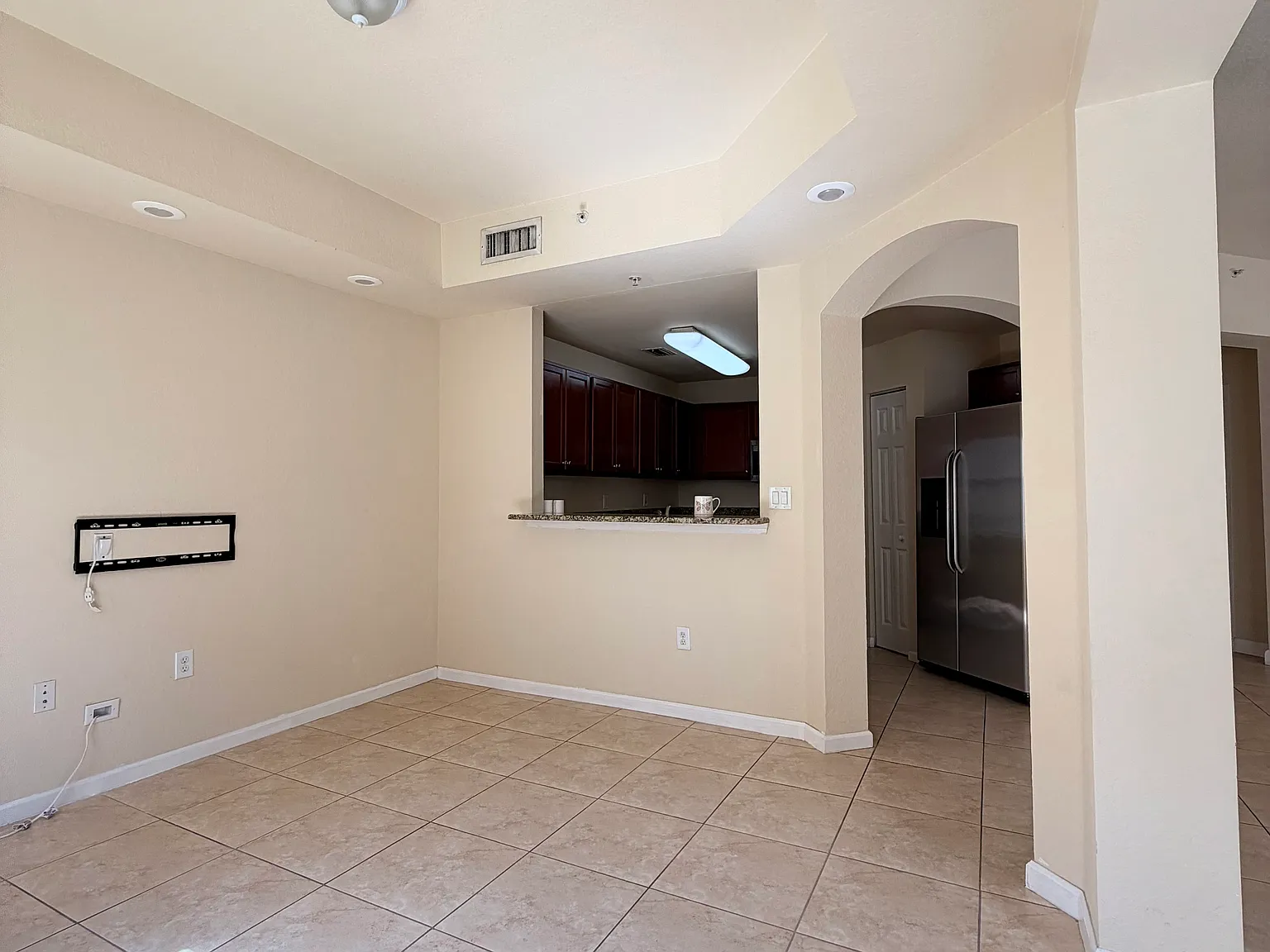 3 bed, 2.5 bath, 1308 sqft, $2,950 — Photo 4