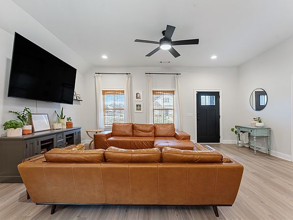 4th image of 2065 Armistead Ln