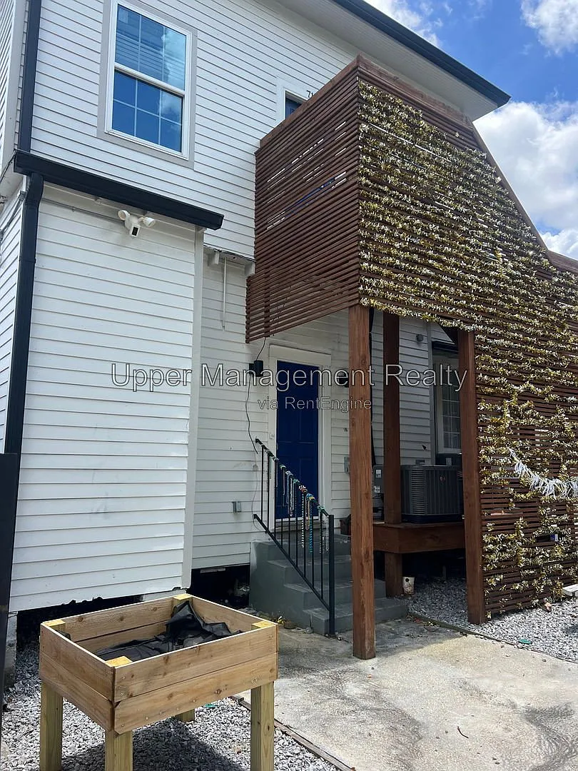 4 bed, 2.0 bath, $4,500 — Photo 1