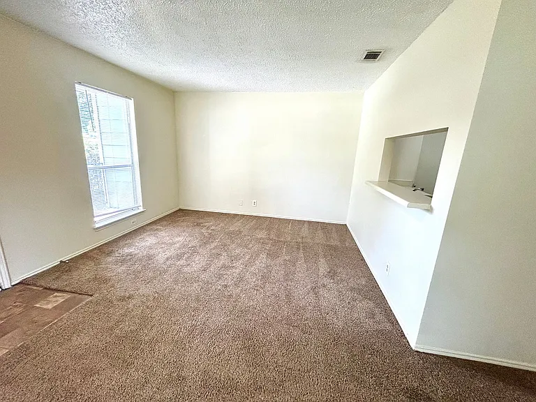 3607 Bremen Ave — Photo 4