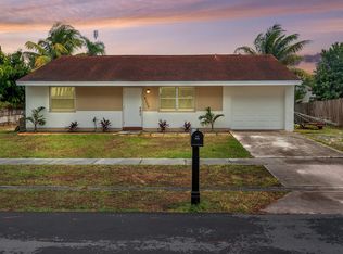 4206 Caesar Cir, Greenacres, FL 33463