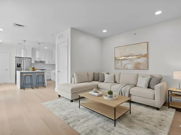 301 Border St #603, Boston, MA 02128