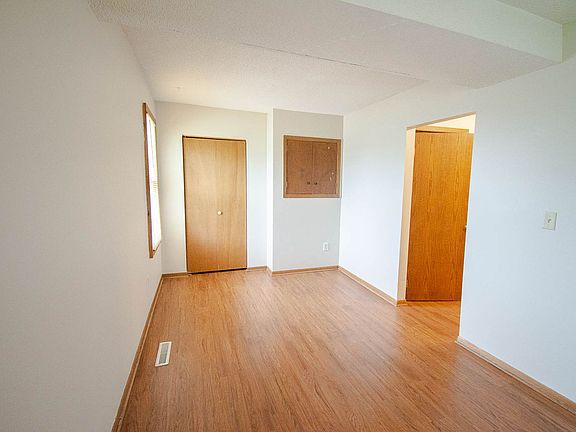 5th image of 104 21st St SW