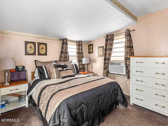 5th image of 312 Elmwood Drive