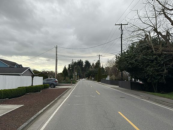 5th image of 720 Maple Ave