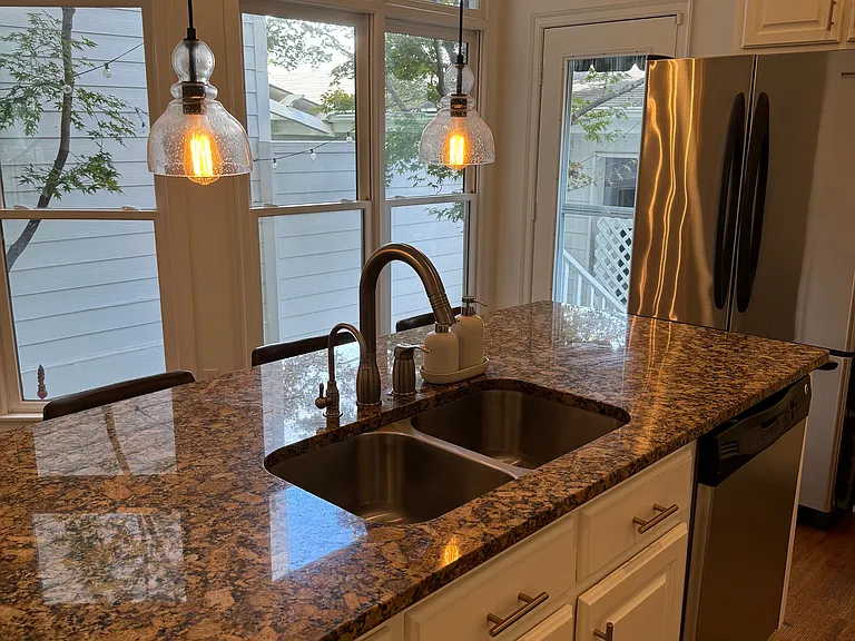 926 Harbor View Dr — Photo 6