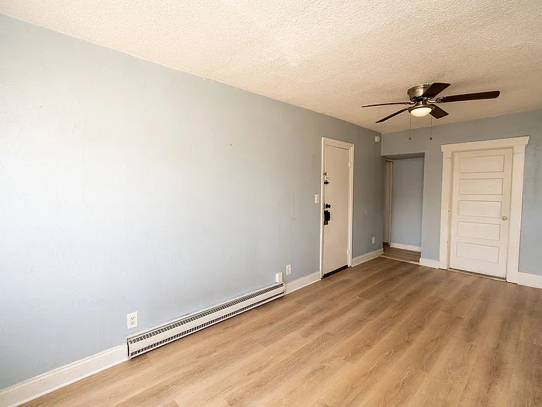 306 Taylor Ave #B — Photo 6