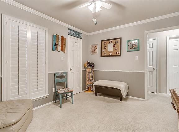 3rd image of 1001 Carlin Ln