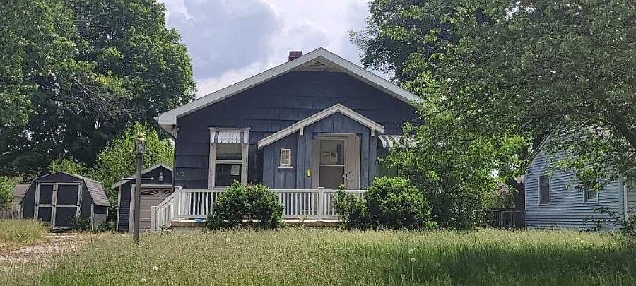 1st image of 158 Parker Ave