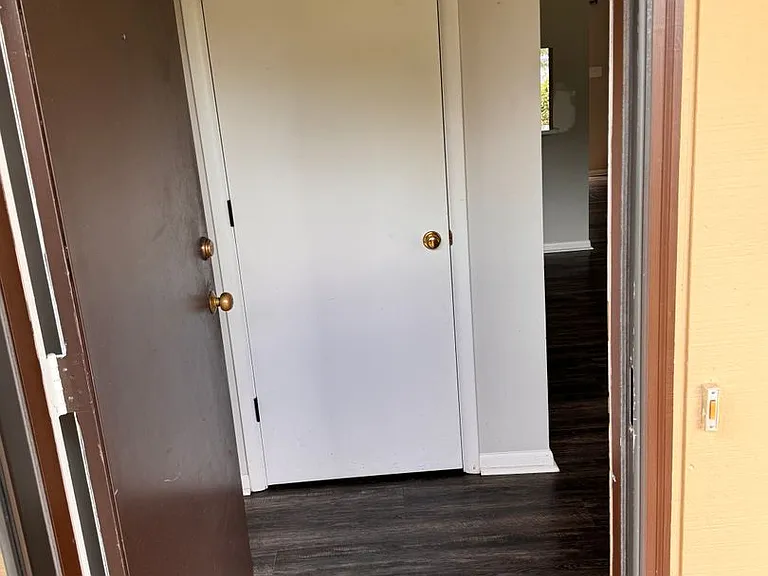 214 Walnut Ridge Dr — Photo 2