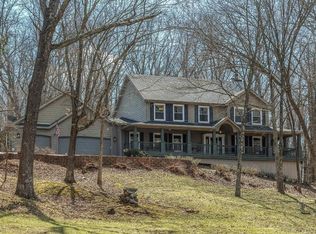 1865 Shiloh Woods Rd, Chesterfield, MO 63005