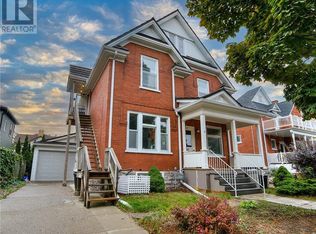 19 Clarence Pl #2, Kitchener, ON N2H 2L1
