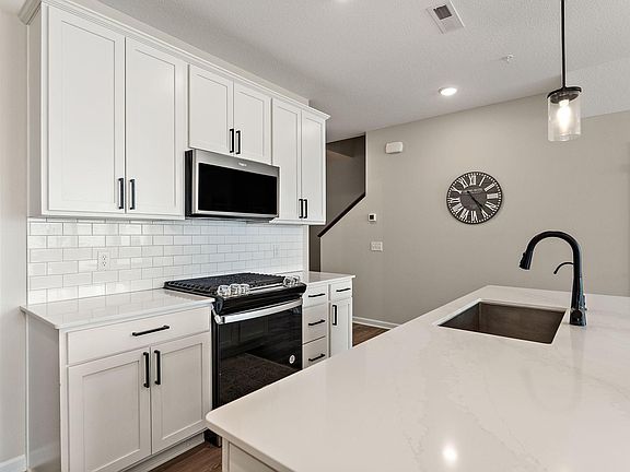 5th image of 11255 Crestbury Dr