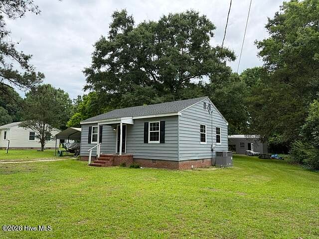 1st image of 1044 Earle Street