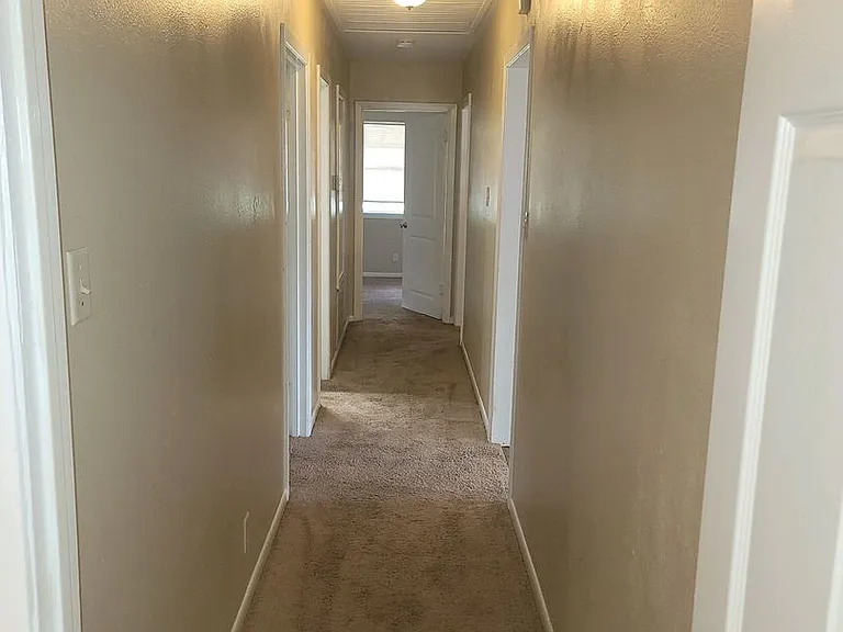 1821 Avenue Q — Photo 2