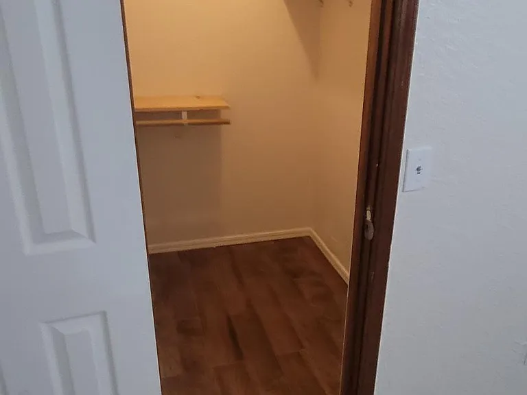 1004 Oakwood Dr — Photo 10