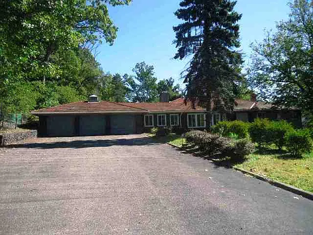 301 Pasadena Dr N photo 1