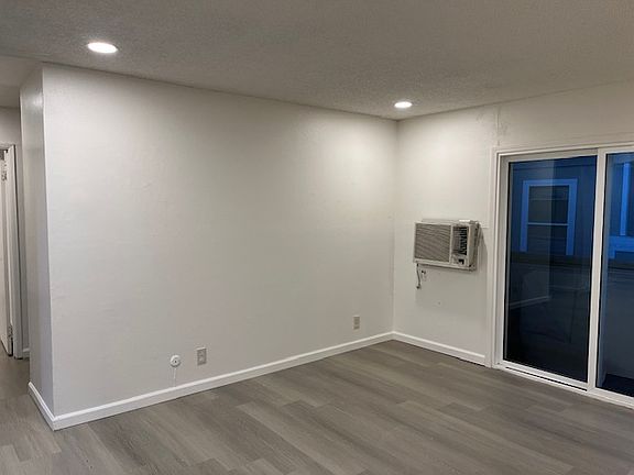 large living room with A/C