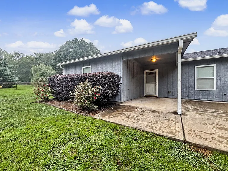 560 Lee Byrd Rd — Photo 1