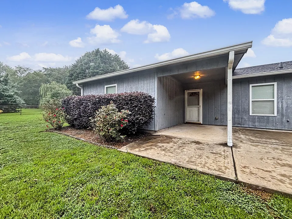 560 Lee Byrd Rd