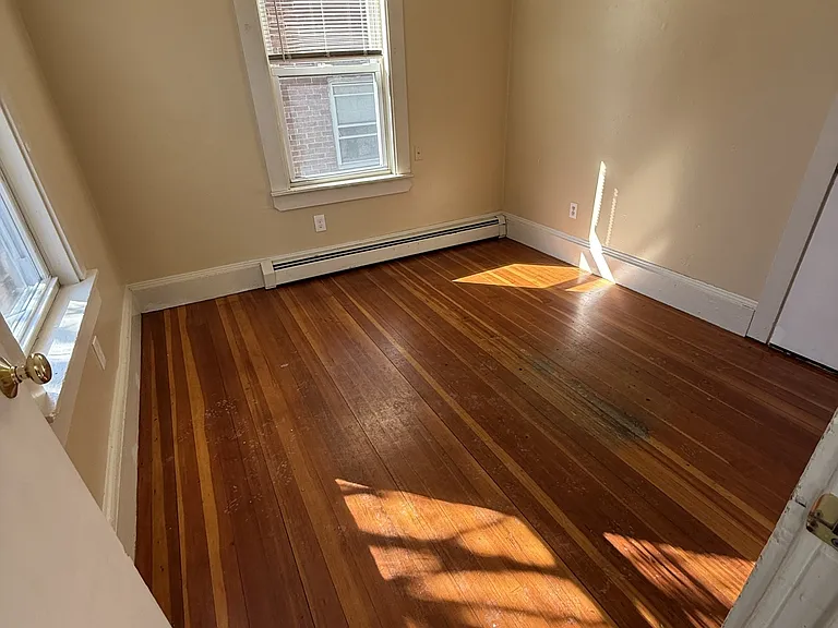 27 Salem St — Photo 6