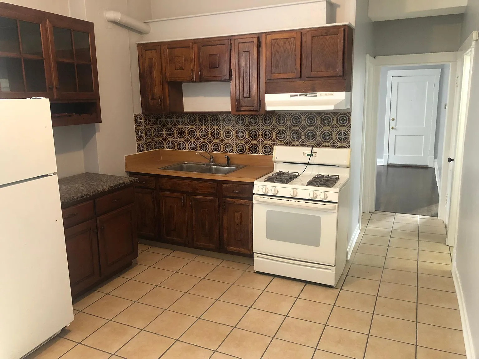 3508 W Montrose Ave — Photo 1