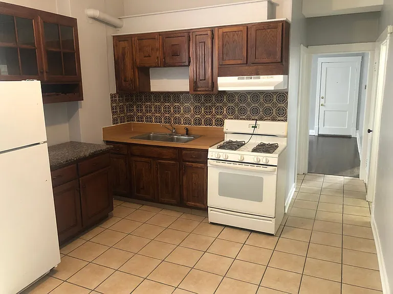 3508 W Montrose Ave #2R — Photo 1