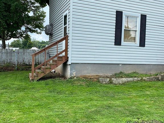 2nd image of 609 Storrs St