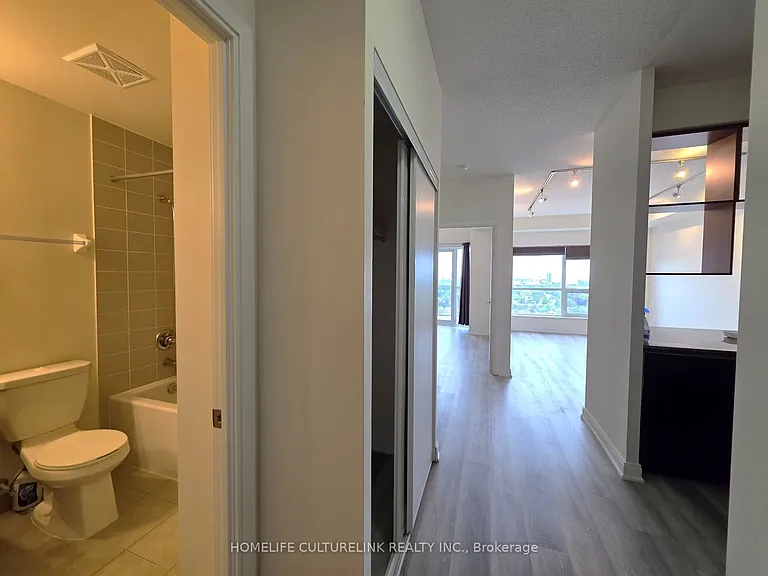 151 Village Green Sq #2209 — Photo 3