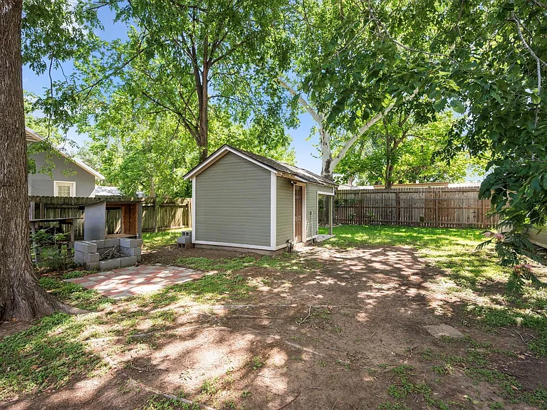 1036 Jackson St — Photo 20