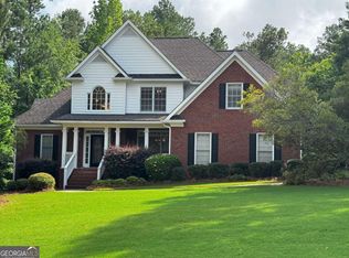1031 Spring Lake Dr, Good Hope, GA 30641