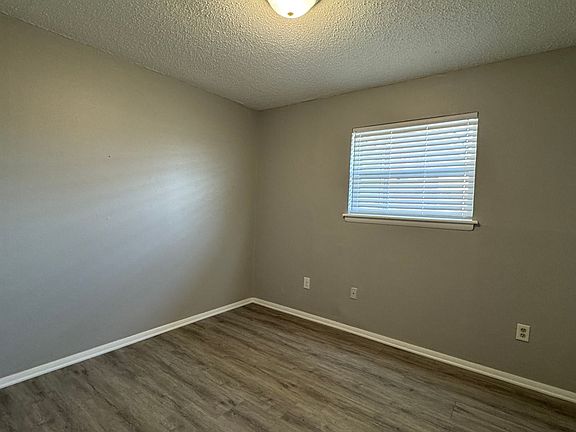 2nd image of 4625 SW I Ave