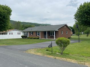 1023 McCulloch St, Glasgow, VA 24555