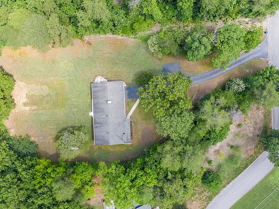 4th image of 517 Woodrose Ln