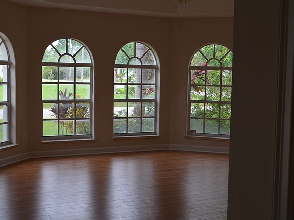 5th image of 5926 NW Culebra Ave