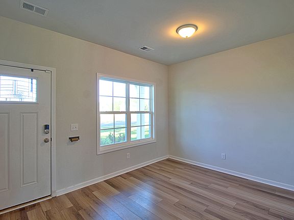 5th image of 39 Blueberry Ct NE