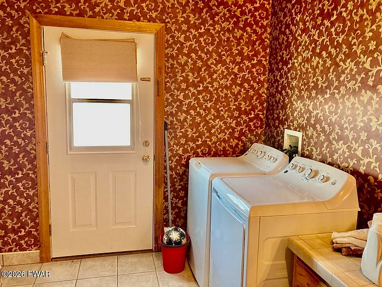 28 Ellen Memorial Ln — Photo 6