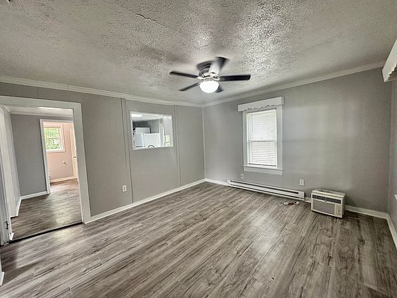3rd image of 1006 Race St