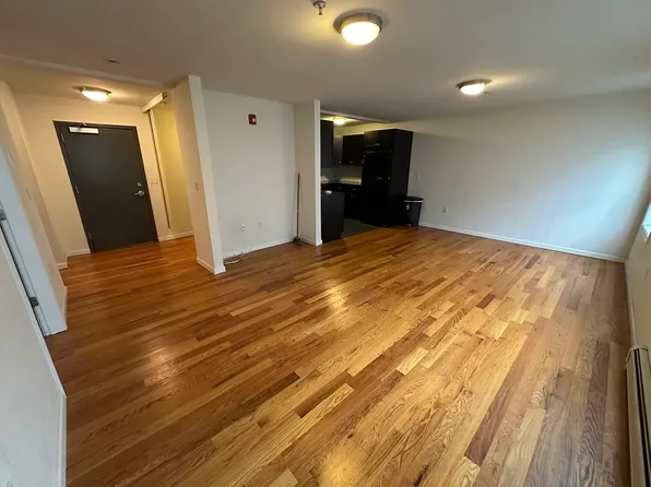 (undisclosed Address), Garwood, NJ 07027