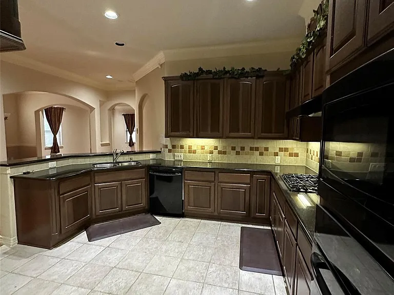 2910 Royal Oaks Grv — Photo 15